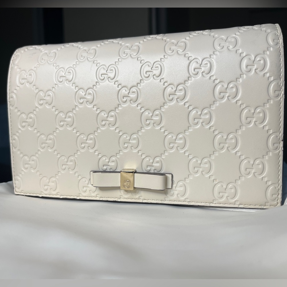 White Guccissima Leather Signature Mini Wallet on Chain Bag